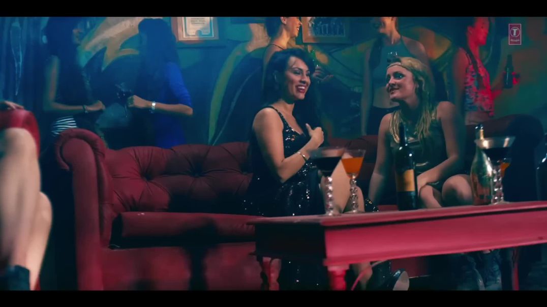 Yo Yo Honey Singh_ Aankhon Aankhon FULL VIDEO Song _ Kunal Khemu _ Bhaag Johnny