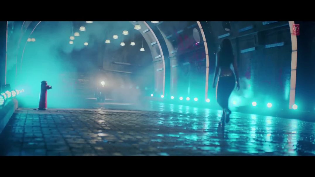 Besharmi Ki Height _ Full Video Song _ Main Tera Hero _ Varun Dhawan, Ileana D Cruz, Nargis Fakhri