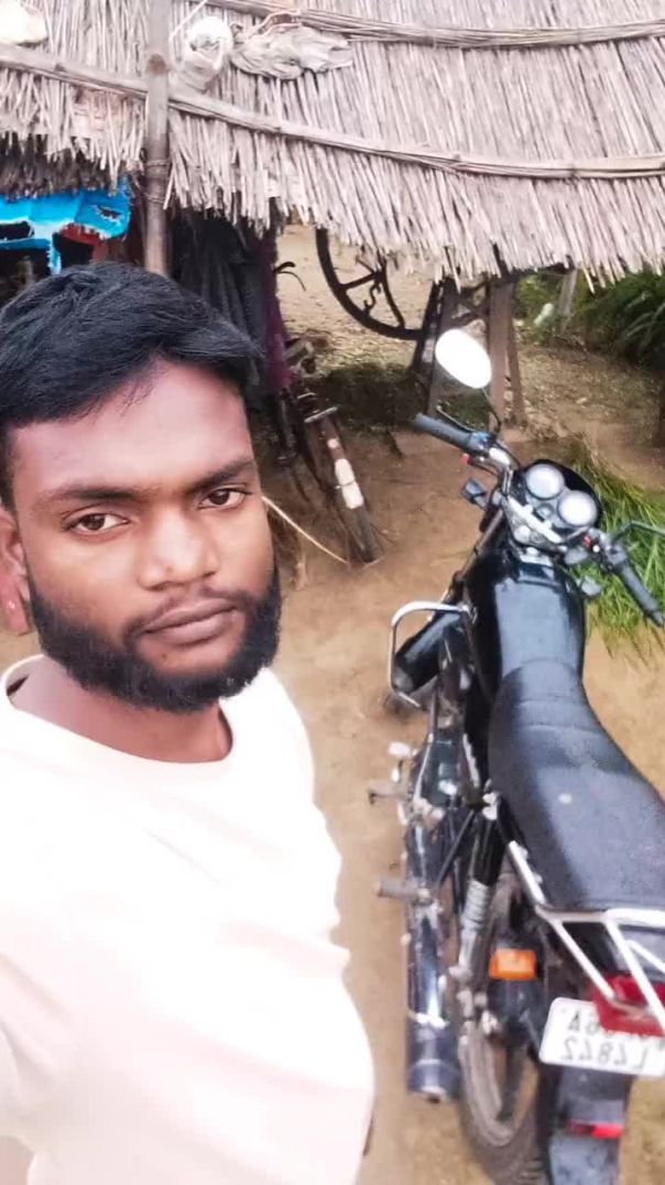 Mushe Koi Fark Nahi Padta Duniya Mere Bare Me Kyaa Bolti Hai