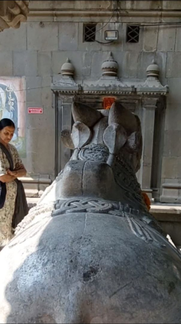 सुंदर आणि भव्य नंदी, चांगा वटेश्वर मंदिर सासवड