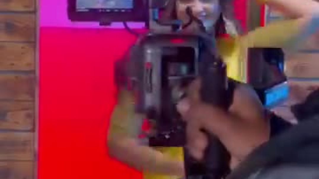 ⁣Facebook_1762065328705(360p)