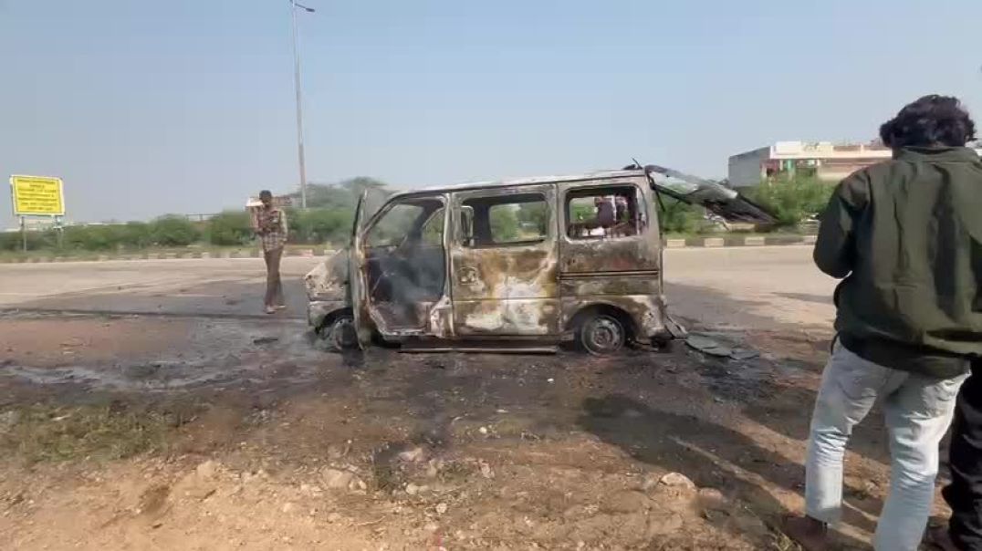 Godhra dahod hiway ECCO maruti ma lagi aag