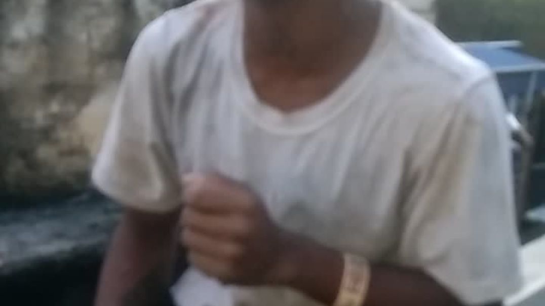 ⁣Street Singer Bhola singing Hindi song -pal pal Dil ke pass