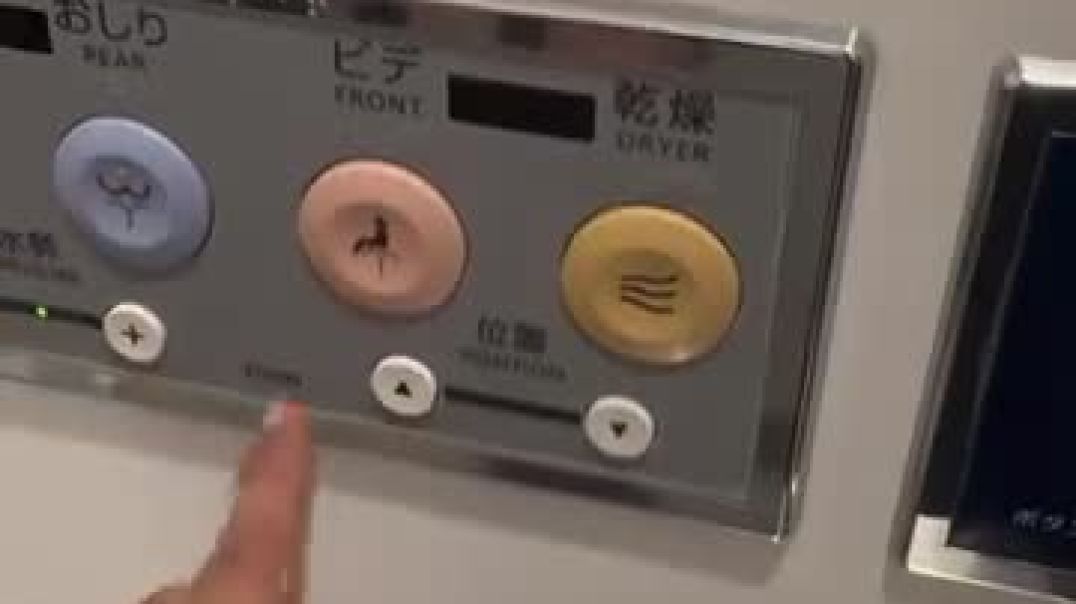 Japan_के_2050_वाले_Washroom😮Japan_के_2050_वाले_Washroom😮_#japan_#japantravel_#kaashchaudhary_#indian