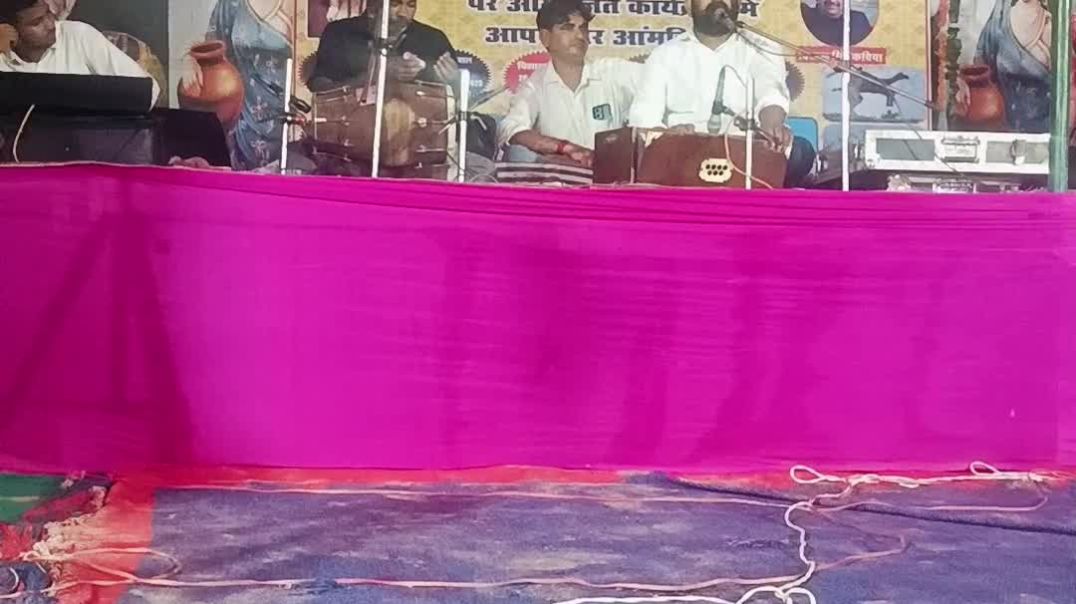 ⁣Comedy and bhajan by vishal ji kavya