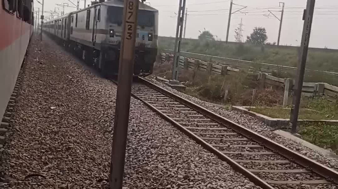 ⁣Train video