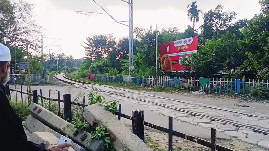 ⁣Tolly Train Main road Cross vlog Video