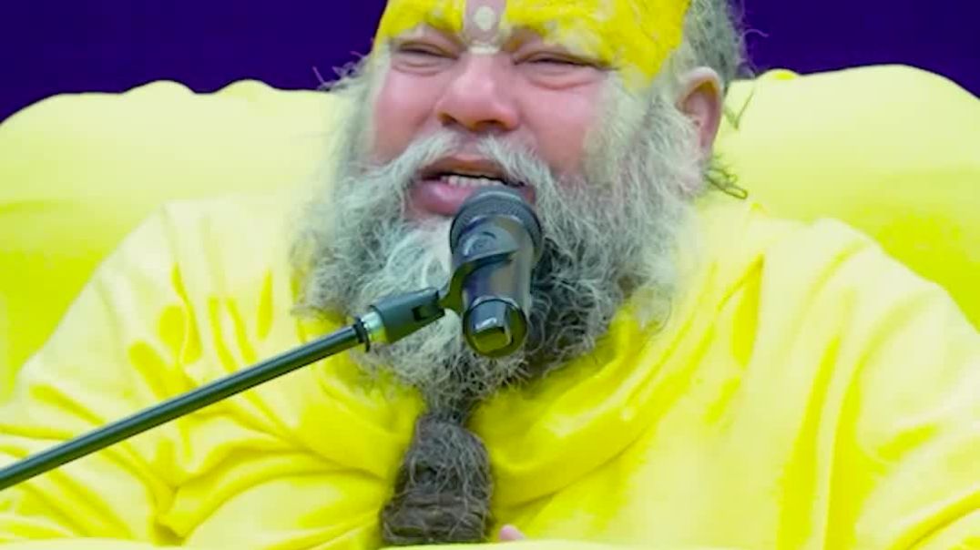 ⁣क्या मंदिर में संतों और गुरुदेव को प्रणाम करना चाहिए या नहीं  #premanandjimaharaj #bhajanmarg