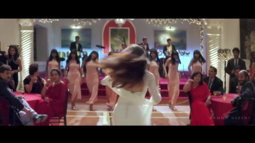 ⁣Akshar Iss Duniya Mein