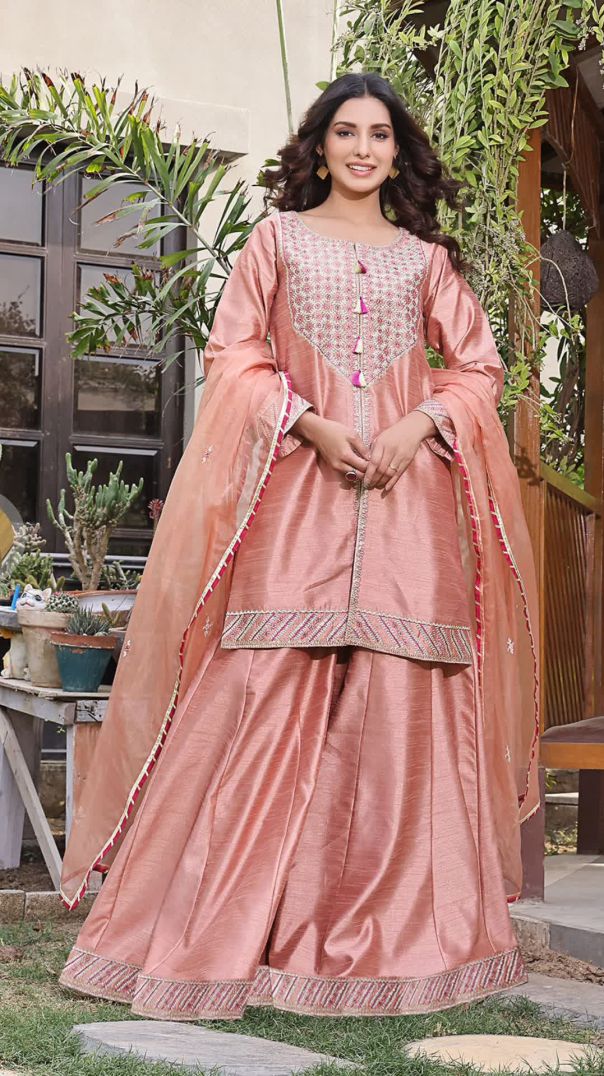 Suit design for girl #suitdesign #fabric #fashion #trend #sorts #apnatube