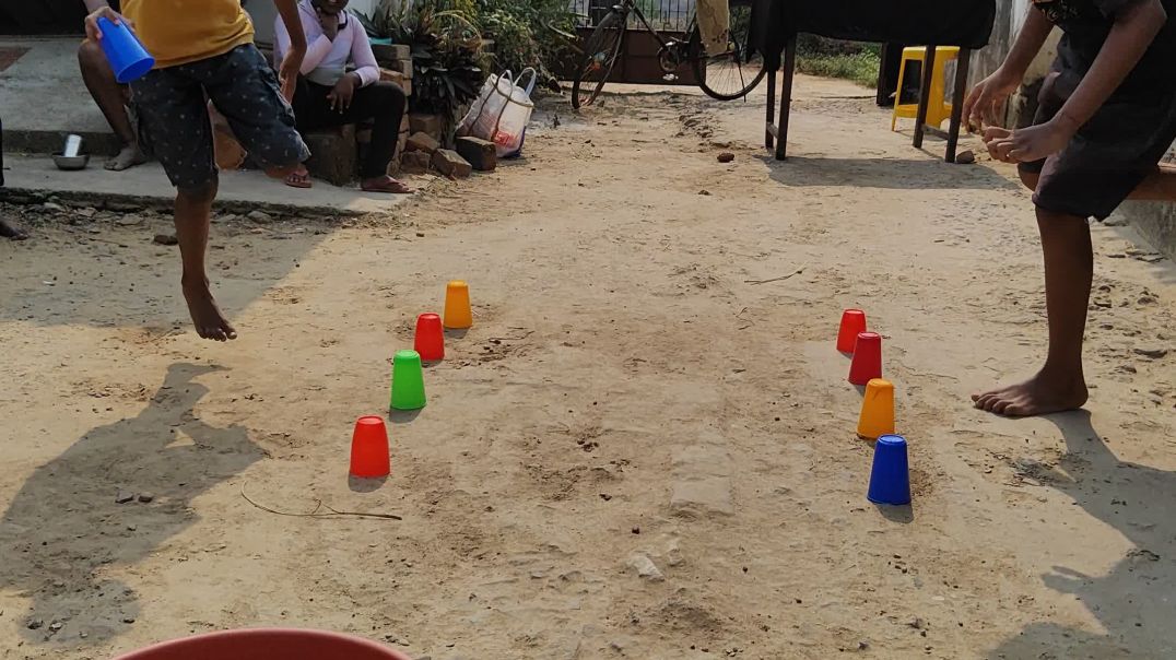 One 🦵 leg collect glass