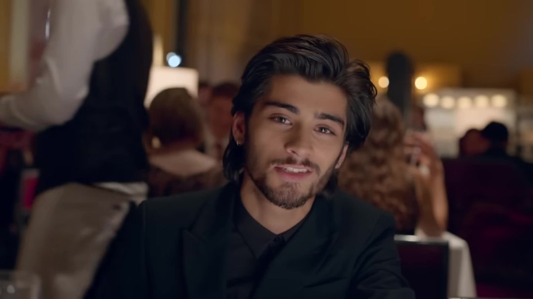 ⁣One Direction VEVO  - Night Changes song.