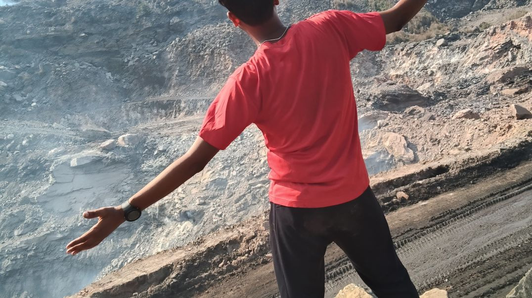 ⁣Running with speed and endorse