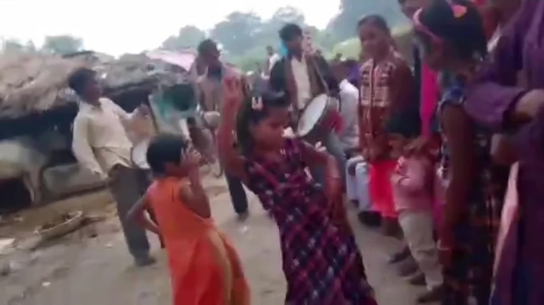 ⁣Village shadi dance benjo baja