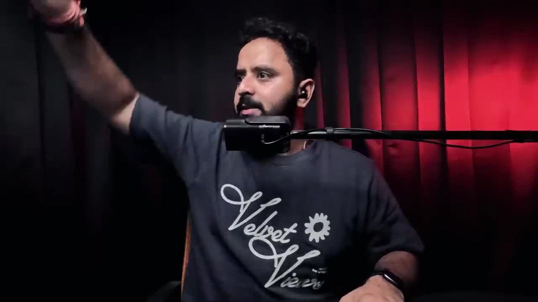 ⁣horror stories UP- College Student Terrifying Experience Inside Second Ac Train Coach 🚂💀_HD