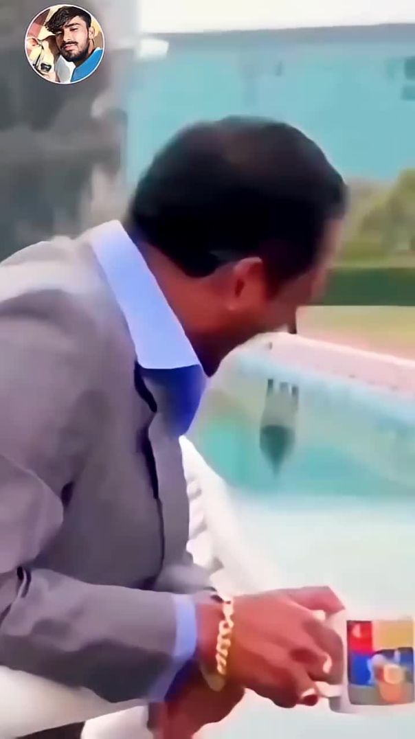 चाचा ने मंत्रालय को मूत्रालय समझ लिया 🤣 _viral _funny _viralvideo(720P_HD)