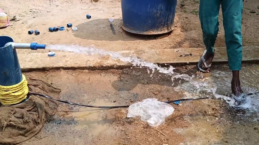 Submersible water pump water pressure