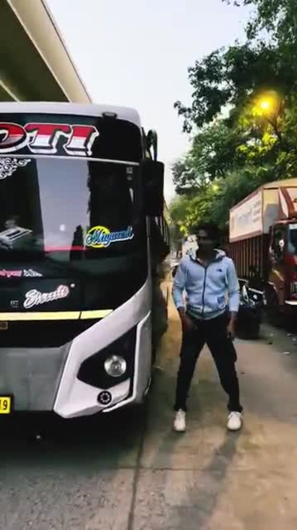 kya_mazak_hai_ye_😂😂__#shorts__#automobile_#travel_#comedy_#music_#remix_#beats_#song_#funny_#salaar(360p)