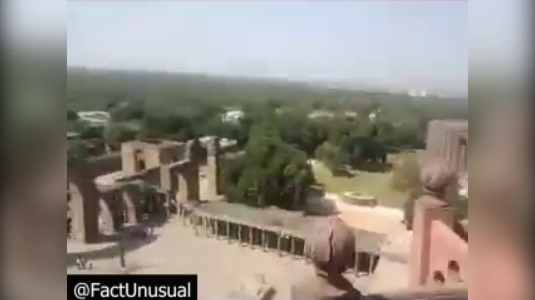 ⁣TAJ MAHAL aur QUTUB MINAR ki puraani video #tajmahal #qutubminar