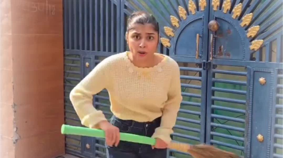 ⁣मैं तो मायके में सर्दियों में ठंडे पानी से कभी नहाती नहीं हूं। Hindi Comedy Videos Funny Video