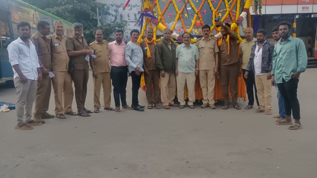 ⁣Kolar bus decoration