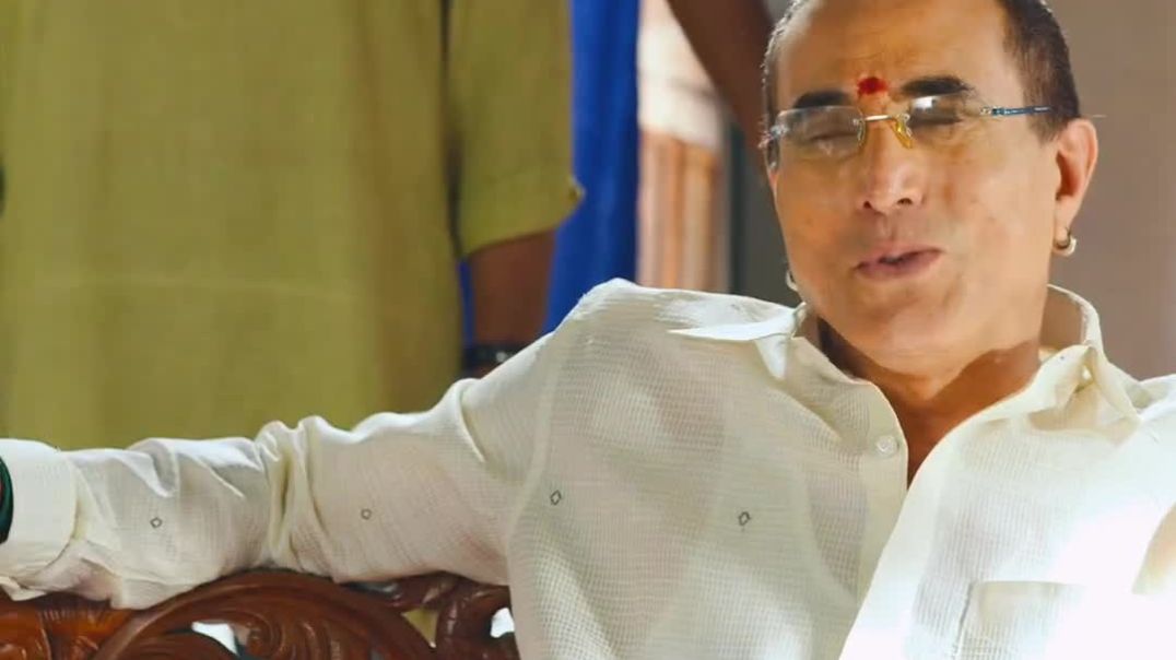 ⁣मेरे सामने कुर्सी पे बैठेगा