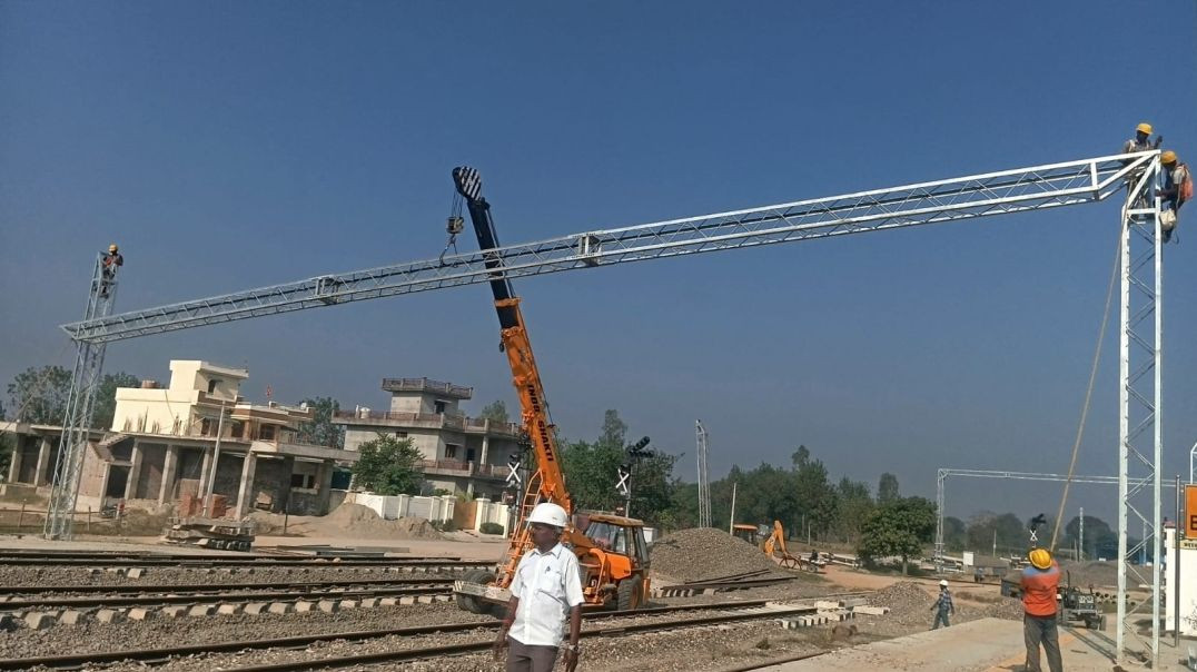 ⁣Crane ercation work