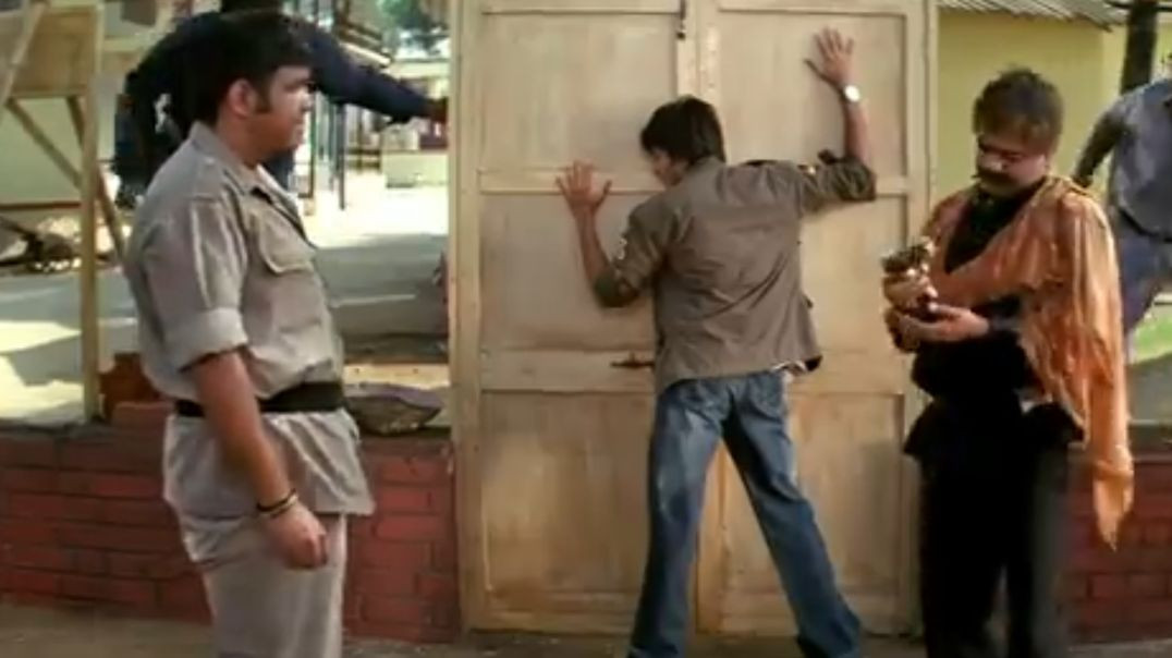 ⁣साइकिल लूटने की औकात नहीं 😂 और बस Lutne Chala Dhamaal Comedy movie video