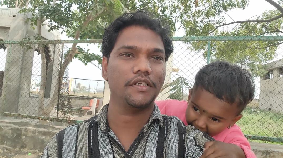 ⁣Hamara baccha kaatne ko a raha hai 🤨