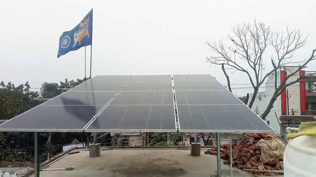 ⁣Humne solar panel lagva Diya