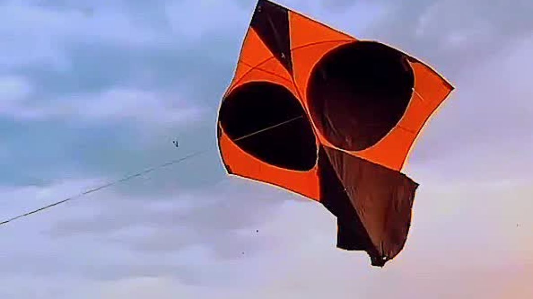 ⁣Flying biggest kite | deep ramgarhia | kite flying