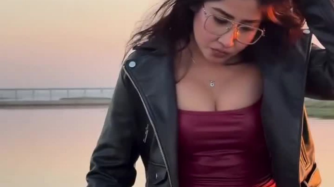 ⁣Rate for this look 💃🏼 sofia Ansari 🔥