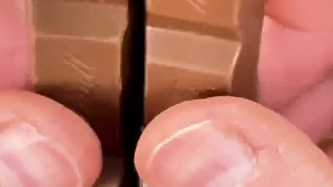 ⁣Chocolate unboxing shot video