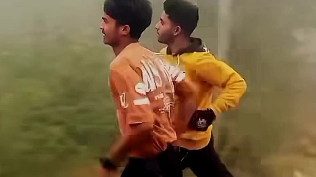 ⁣Desi boy runing