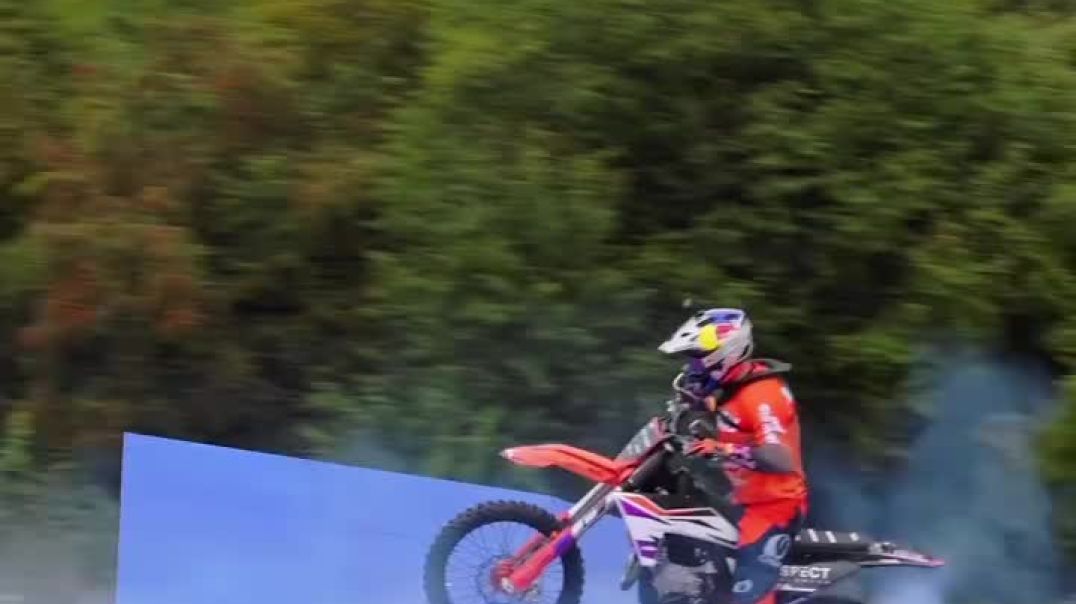 ⁣redbull-20251104-0001_025619