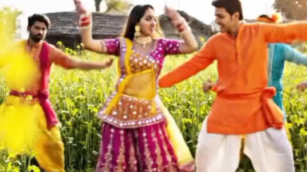 ⁣Chhori Banaras Ki Mastani""Banaras Ki Thumkewali"Banaras Mein Bindaas" #crazilyf