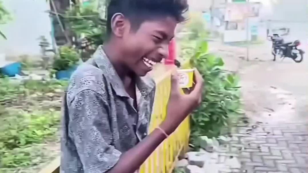 ⁣26 me duniya khtam🤣😅