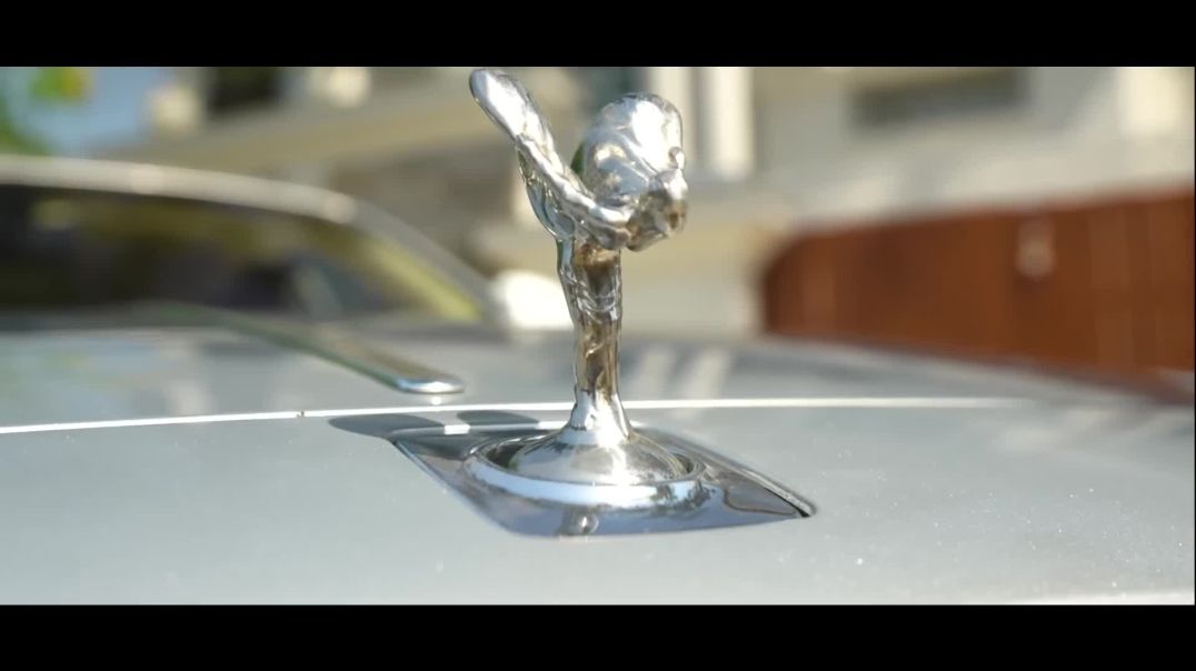 ⁣I Became a Fake Celebrity for a Day!