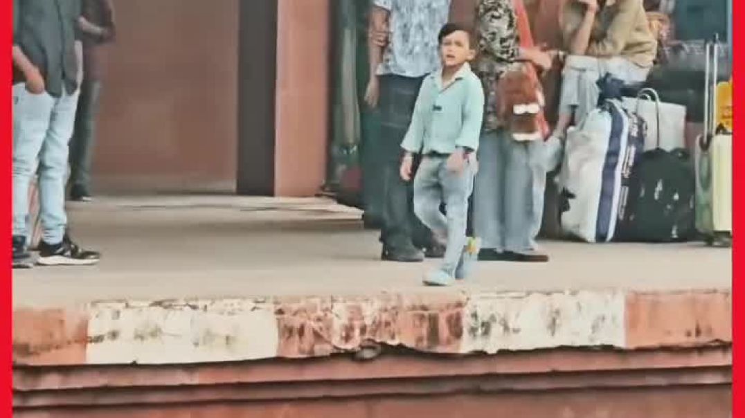 ⁣Little champ Char paise kamne mai nilka ghar sa