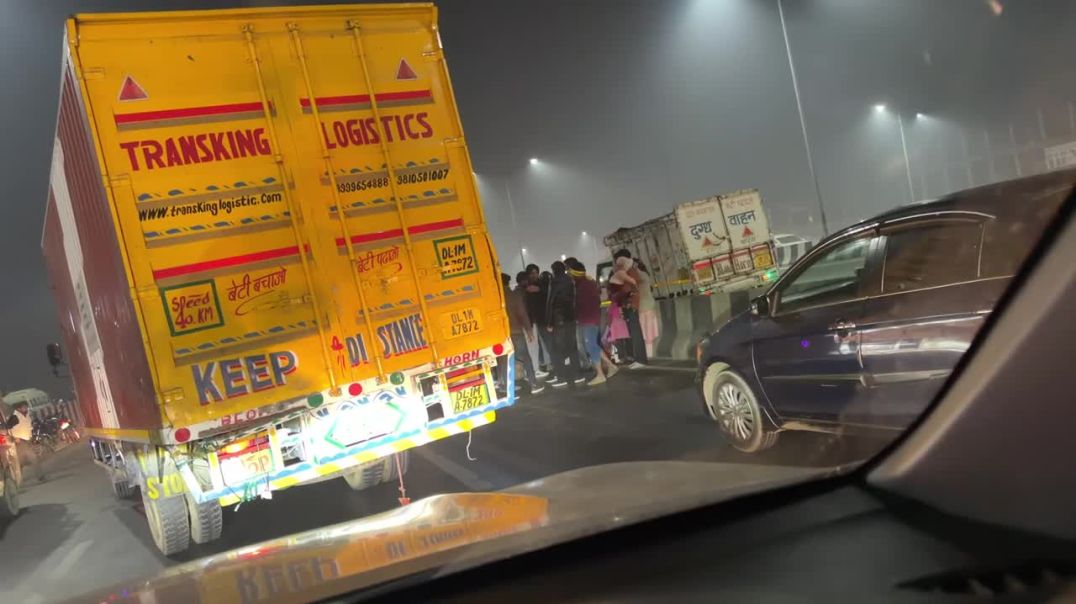 ⁣Ye_Kya_Hogya_😭_Flight_Cancelled_😞_Popat_Hogya(720p)_251225175428