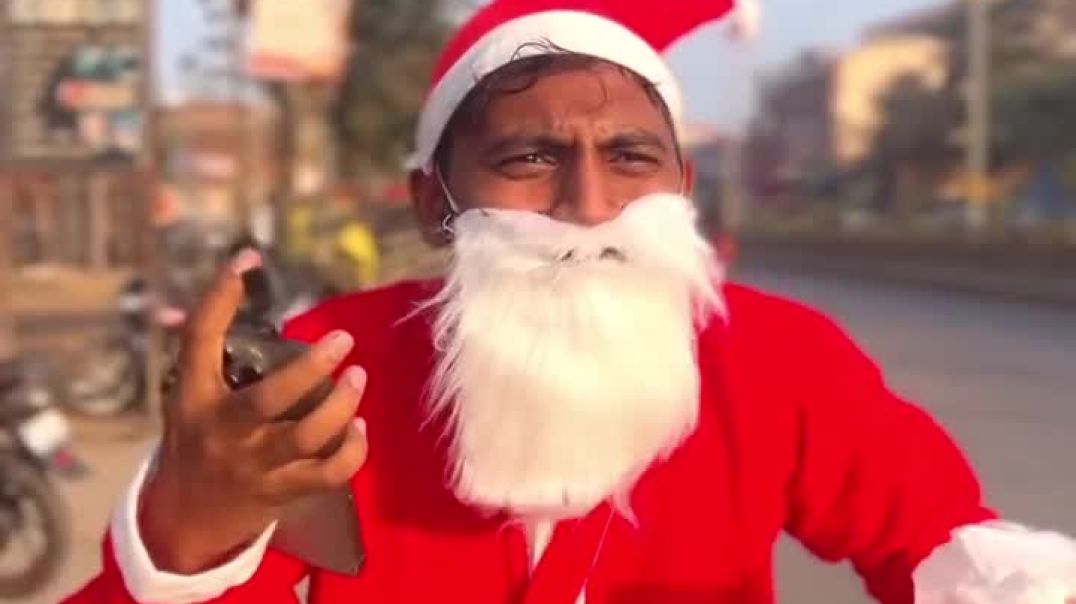 ⁣Hello Maalik mai Thoda Sa Santa Claus ban gya 🎅