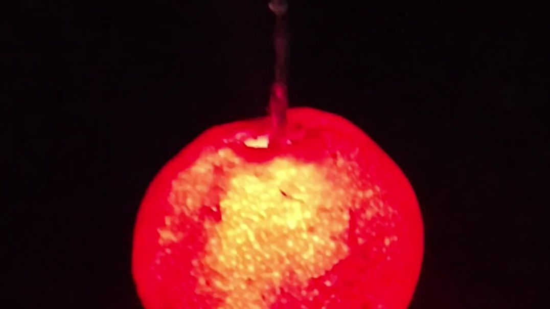 ⁣🍊Orange VS sparkler🎇 Trend #experiment #shortvideos #shorts #shortsfeed #viral #viralvideo