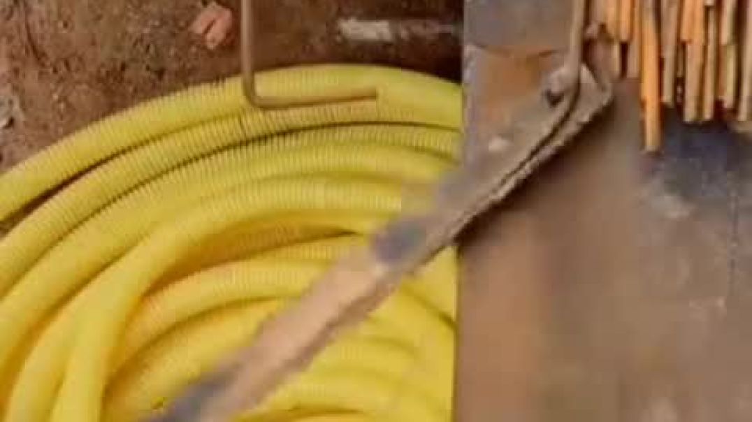 ⁣सळई वागवायचा जुगाड