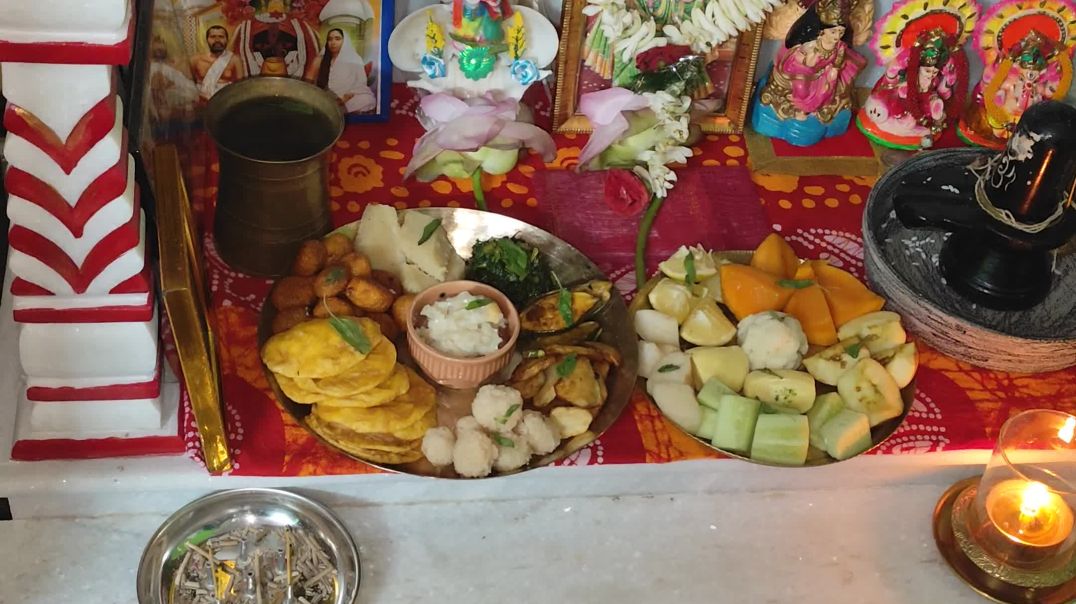 ⁣জন্মাষ্টমীতে আমাদের রাধা মাধবের পুজো।