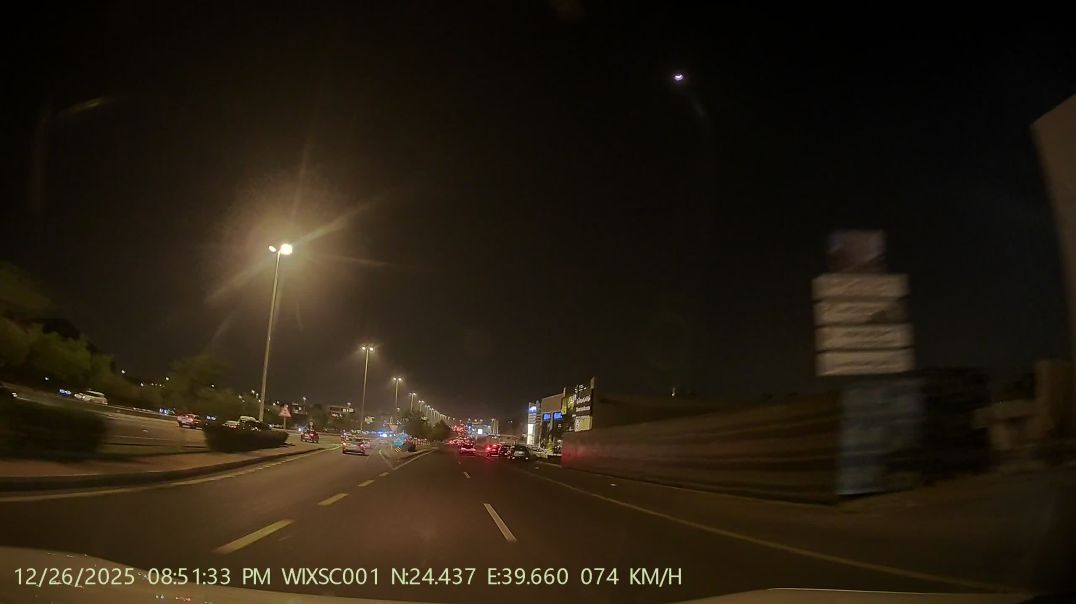 ⁣आईए देखते हैं सऊदी अरबी में कार कैसे चलती है