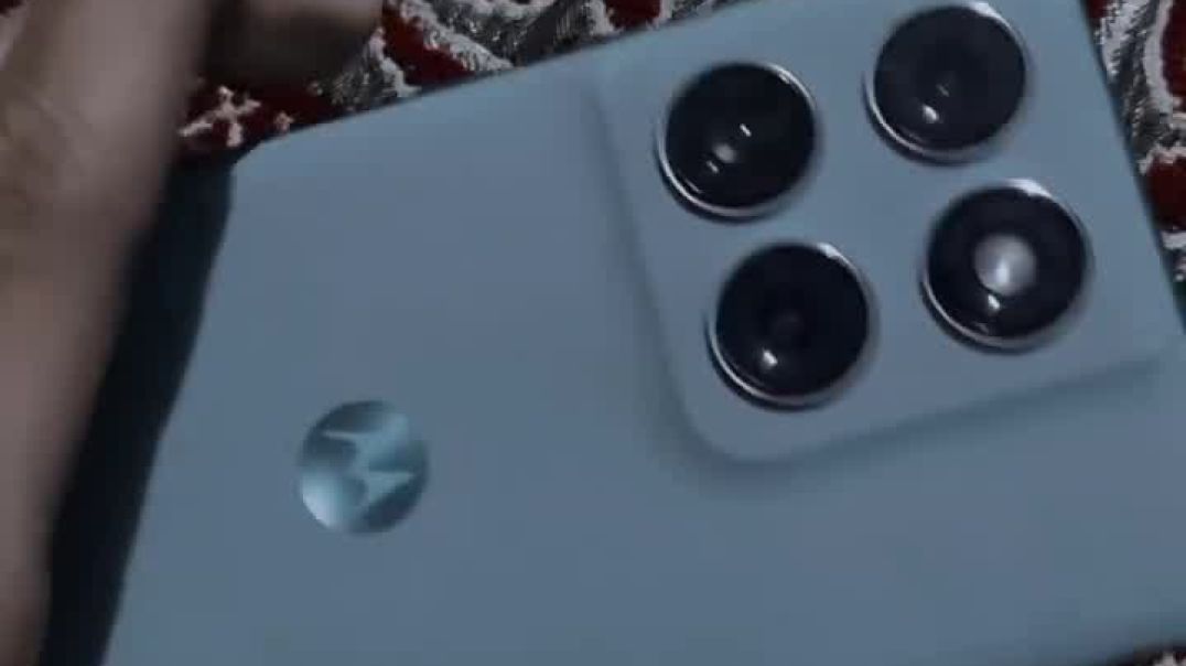 ⁣New Phone Kaisa Hai Comment Me Btao ?