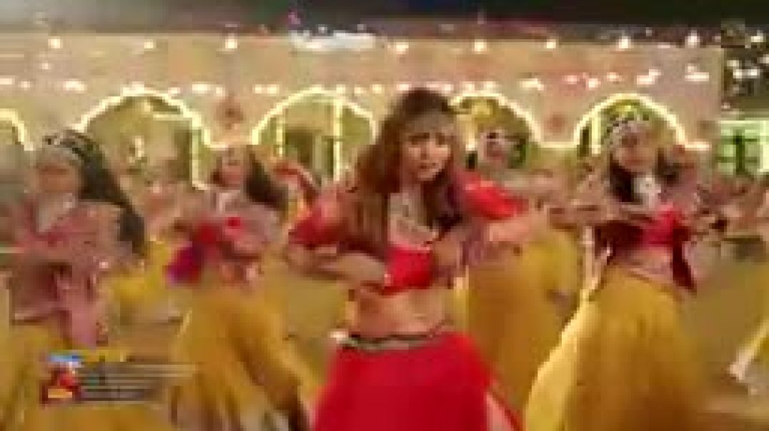 ⁣काहे_मटक_मटक_चला_तारू_दिखा_के_हे_गोर_टांगरी_हमरा_नैना_के_चैन_ना_चुरावे_ए_गोरी_तोरी_लाल_घ(144p)