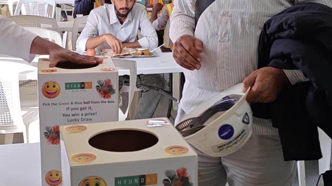 Fun game Saudi Arab Asian staff