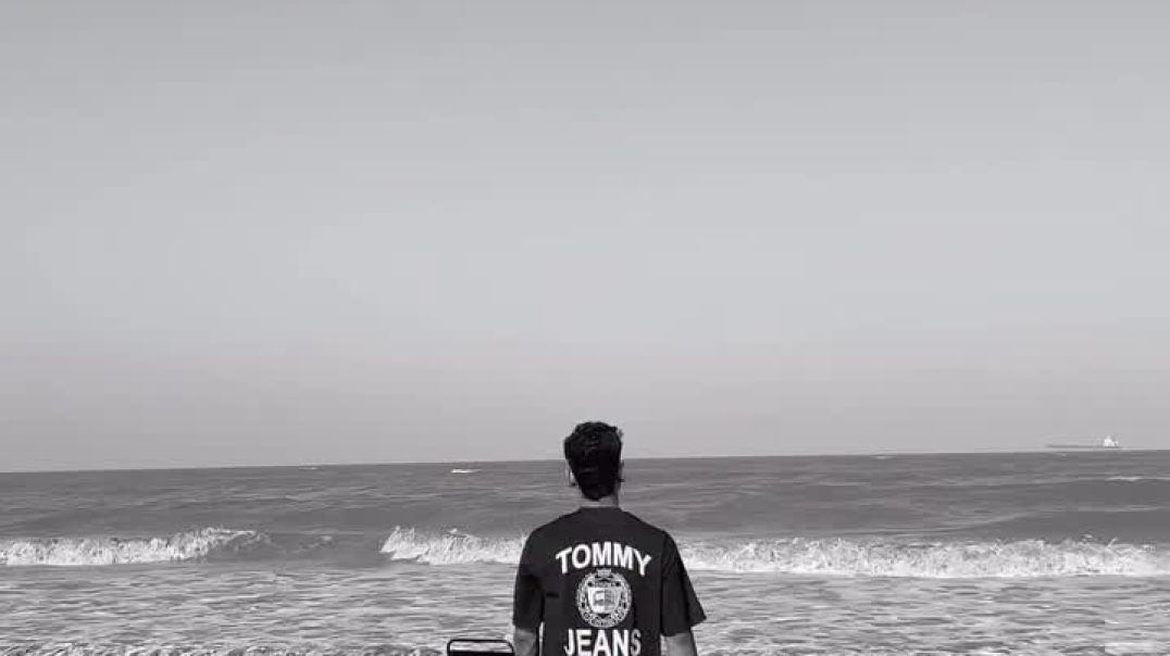 ⁣लोगो की तरह दिखावा मुझे नहीं आता है 💔