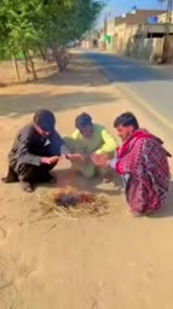 winter_full_funny_video_#youtubeshorts(144p)